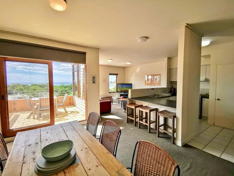 Lornebeach Apartments - QLD Tourism 1