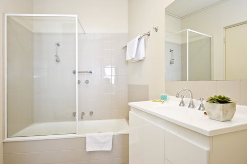 Lornebeach Apartments - QLD Tourism 30