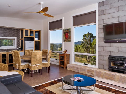 Panoramia Villas - QLD Tourism 9