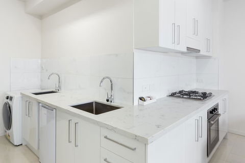 City Edge Dandenong Apartment Hotel - QLD Tourism 11