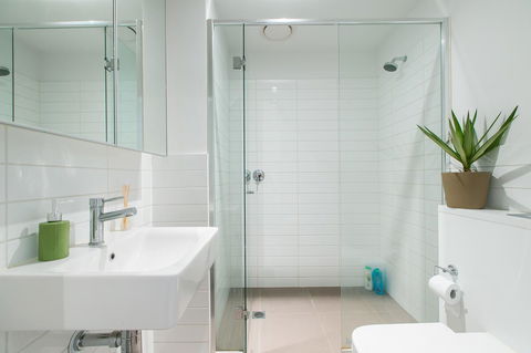 Complete Host The River Apartments - QLD Tourism 3