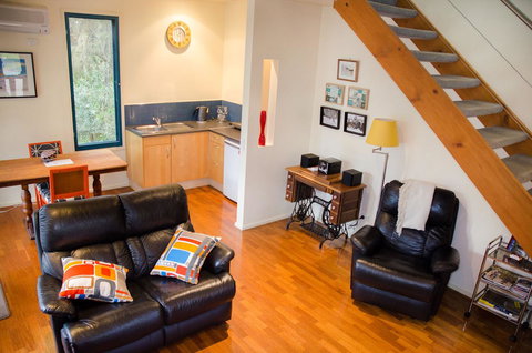 Ashwood Cottages - Queensland Tourism 23