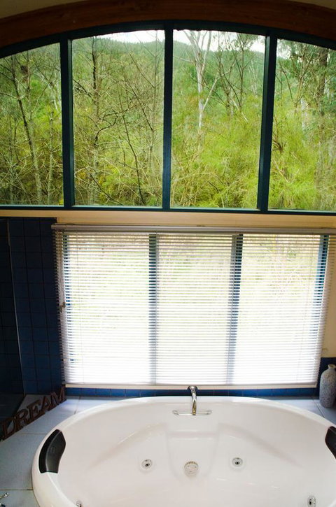 Ashwood Cottages - Queensland Tourism 25