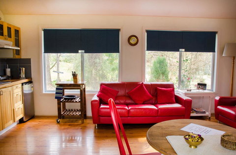 Ashwood Cottages - Queensland Tourism 14