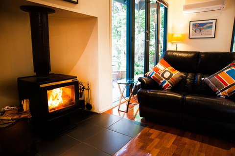 Ashwood Cottages - Queensland Tourism 3