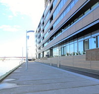 Auzzie Apartments Docklands Melbourne - Queensland Tourism