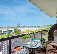 Water views Lovely 2BRs free tram zone close to everything - Queensland Tourism