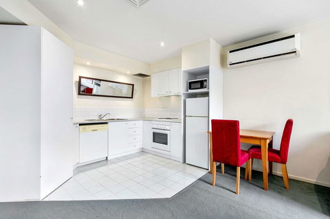 Knox International Hotel And Apartments - Queensland Tourism 24