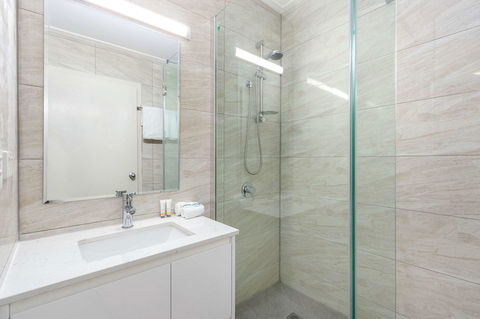 Knox International Hotel And Apartments - Queensland Tourism 4
