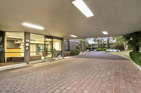 Knox International Hotel And Apartments - Queensland Tourism 8