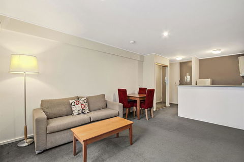 Knox International Hotel And Apartments - Queensland Tourism 15