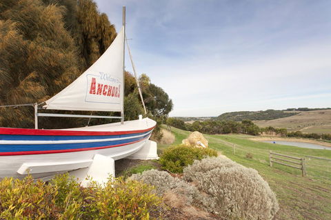 Anchors Port Campbell - QLD Tourism 12