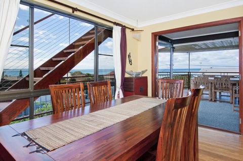 THE BOARDROOM ON BANKSIA - 11 Banksia Ave Bonny Hills - Queensland Tourism 2