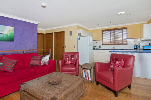 THE BOARDROOM ON BANKSIA - 11 Banksia Ave Bonny Hills - Queensland Tourism 0