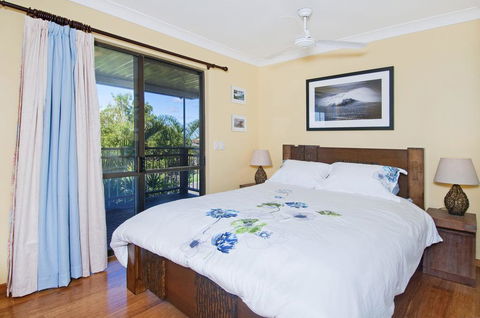 THE BOARDROOM ON BANKSIA - 11 Banksia Ave Bonny Hills - Queensland Tourism 3