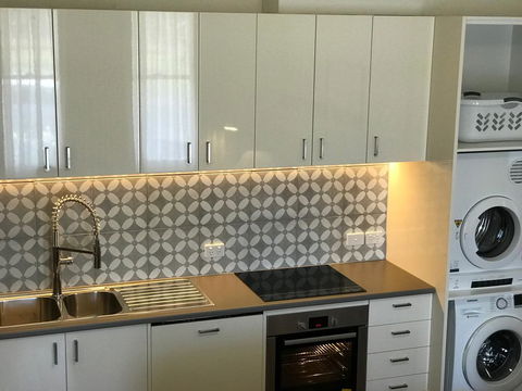 The Botanic Apartments Williamstown - QLD Tourism 2