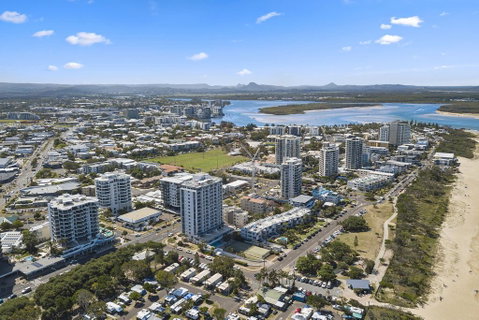 The Burlington Holiday Apartments - QLD Tourism 1