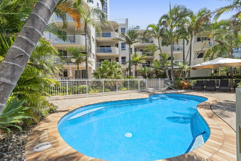 The Burlington Holiday Apartments - QLD Tourism 0