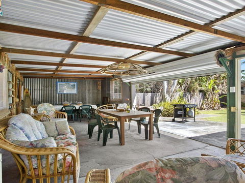 The Burra Break - 3 Minute Walk To Beach Access - QLD Tourism 1