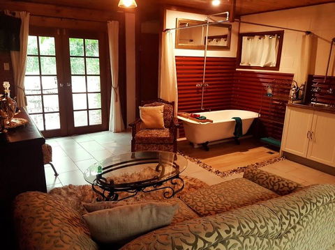 The Cabin - Queensland Tourism 0