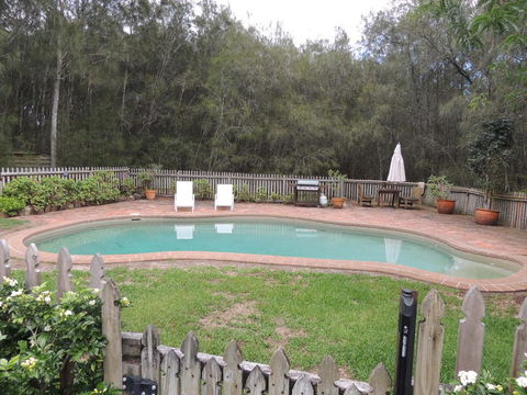 The Carriages Boutique Hotel And Vineyard - Queensland Tourism 3