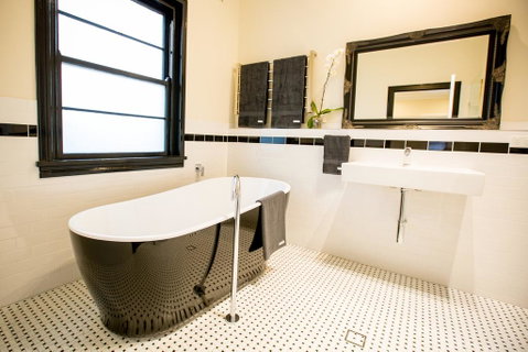 The Commercial Boutique Hotel - QLD Tourism 1