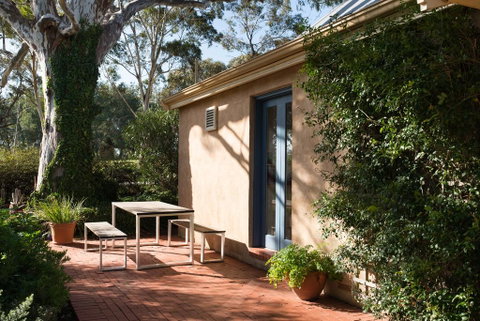 The Cottage At Riverside Farm - QLD Tourism 3