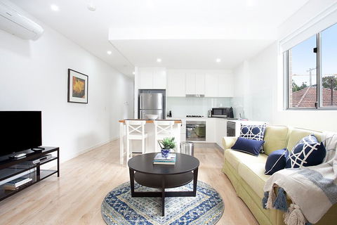 The Cove - L'Abode Accommodation - QLD Tourism 1