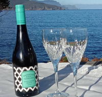 the cove... on the rocks at Port Arthur - QLD Tourism