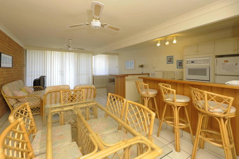 The Crest Unit 1 - Shoal Bay - QLD Tourism 2