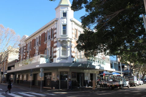 The Crown & Anchor Hotel - QLD Tourism 0