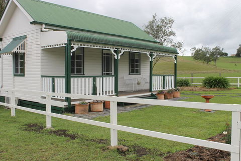 The Dollhouse Cottage - QLD Tourism 0
