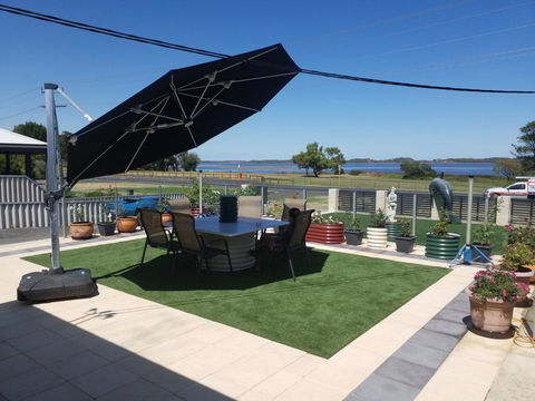 The DOLPHIN PLACE - Queensland Tourism 2