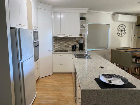 The Esplanade Holiday Apartments - QLD Tourism 2