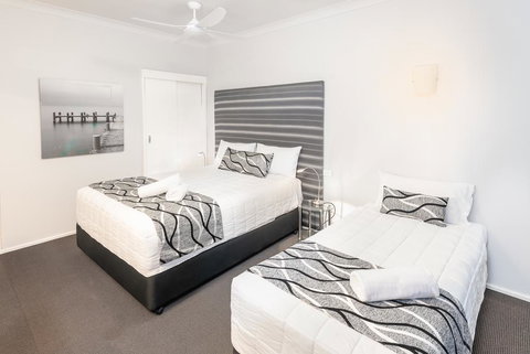 The Esplanade Motel - QLD Tourism 3