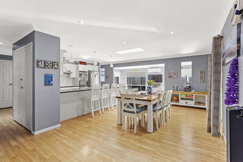 The Family Entertainer In The Heart Of Corlette! - Queensland Tourism 2