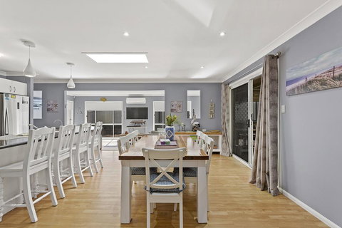 The Family Entertainer In The Heart Of Corlette! - Queensland Tourism 0