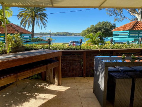 The Esplanade Holiday Apartments - QLD Tourism 3