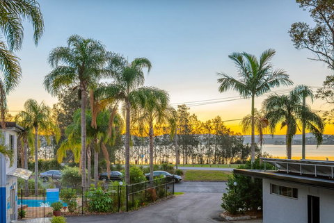 The Esplanade Motel - QLD Tourism 2