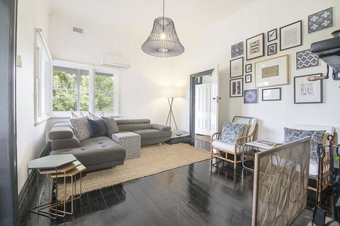 The Gardener's Cottage - QLD Tourism 1
