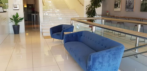 The Grand Motel - QLD Tourism 3