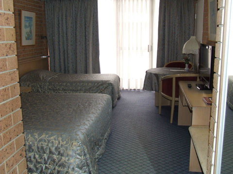 The John Hunter Motel - QLD Tourism 2