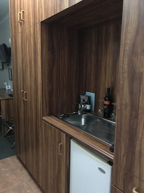 The Kidman Wayside Inn - QLD Tourism 0