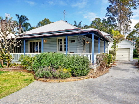 The Lakes Cottage - QLD Tourism 0