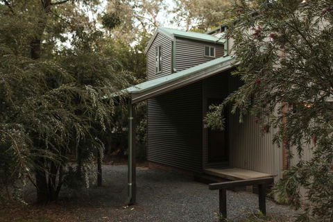 The Lodges - QLD Tourism 0