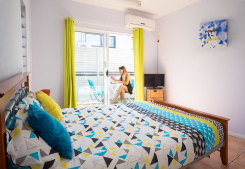 The Martyn Budget Apartment (no A/c) - QLD Tourism 0