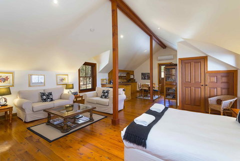 The Mews Studio - QLD Tourism 1