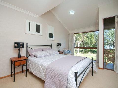 The Moorings, 5/4 Cromarty Road - QLD Tourism 3