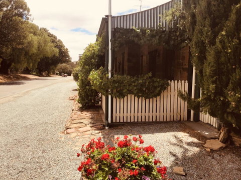 The Olde Devonshire House - QLD Tourism 0