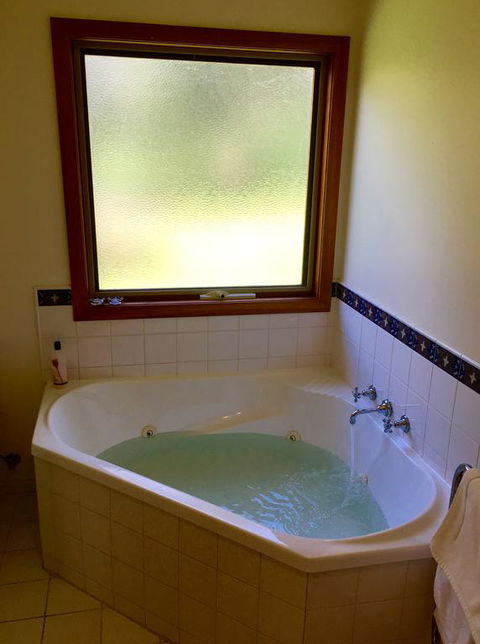 The Orchard Luxury Accommodation - QLD Tourism 3